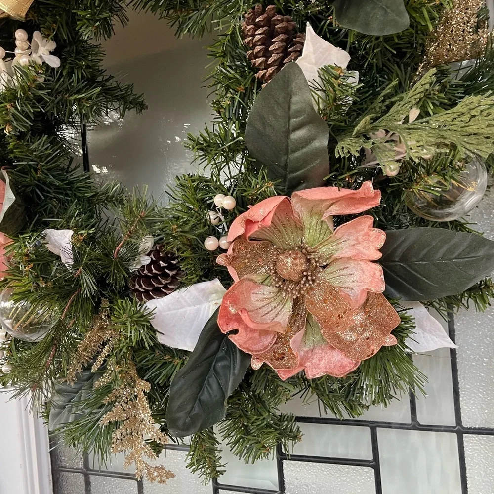 ***NWT Elegant Coral Pink & Gold Magnolia Flower Winter/ Holiday Wreath